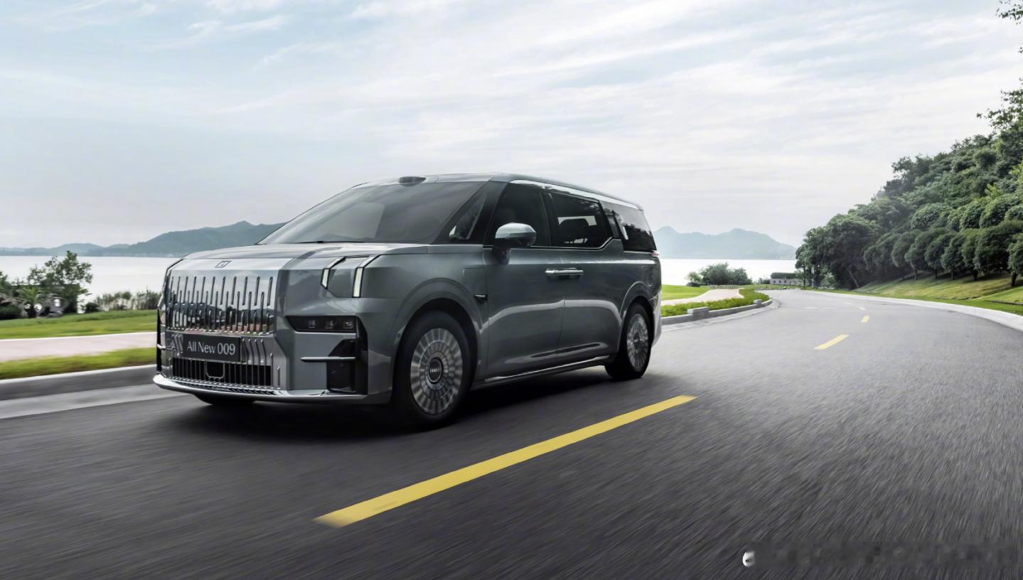 #一台有驾驶乐趣的MPV##极氪009安全超满分# 788匹、零百3.9秒、麋鹿