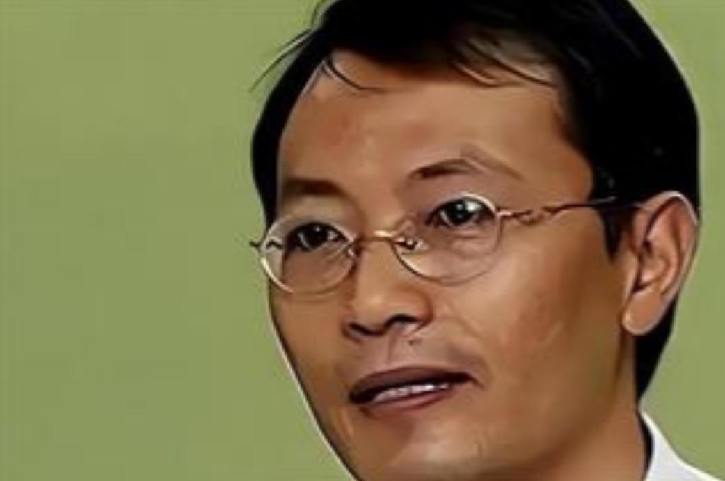 建议将中国分成7块，还愿替美国去死！很难想象这话是北大教授焦国标说的。作为高级知