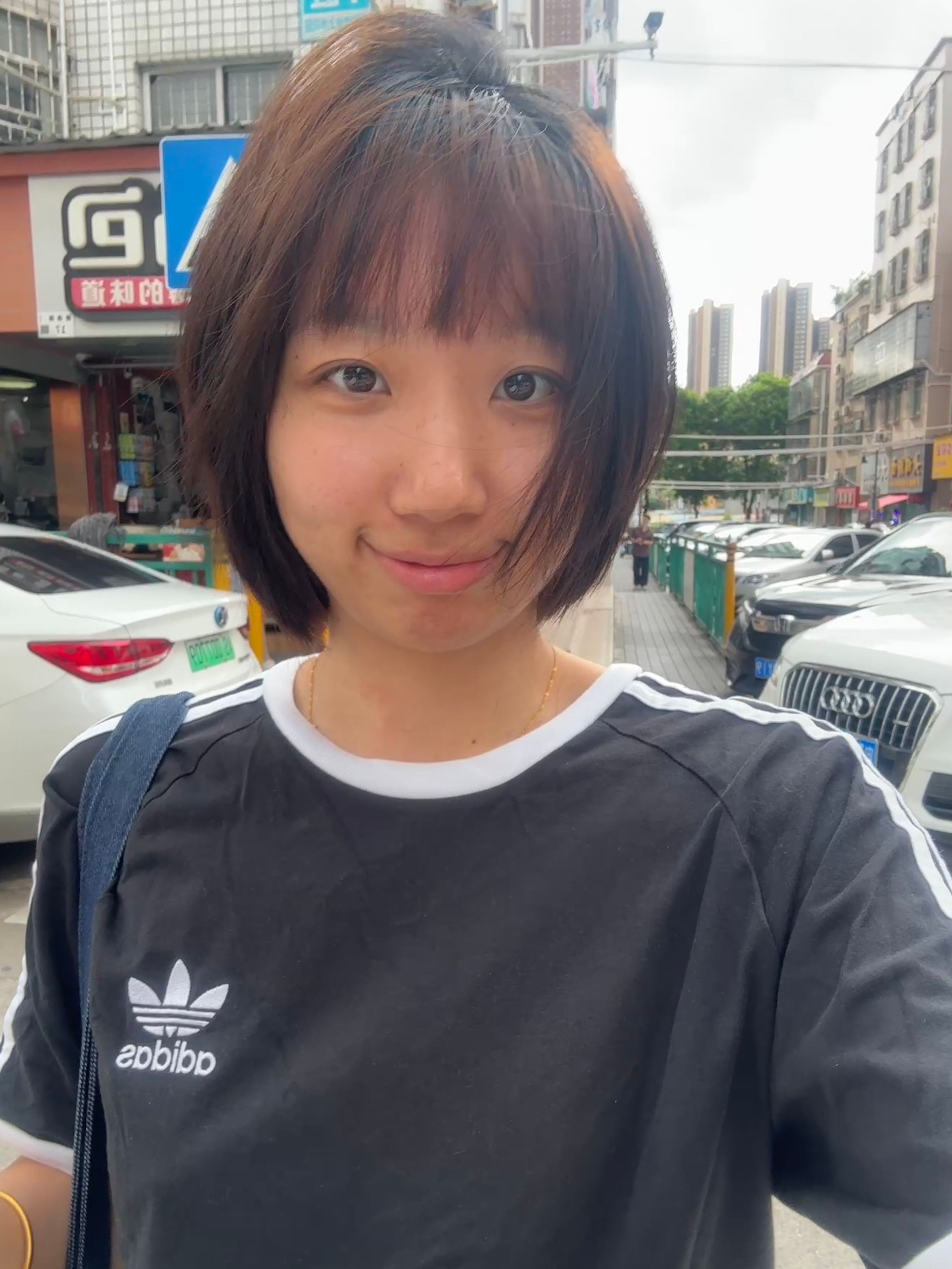 剪到满意的短发啦！时隔7年又剪短发，好舒服