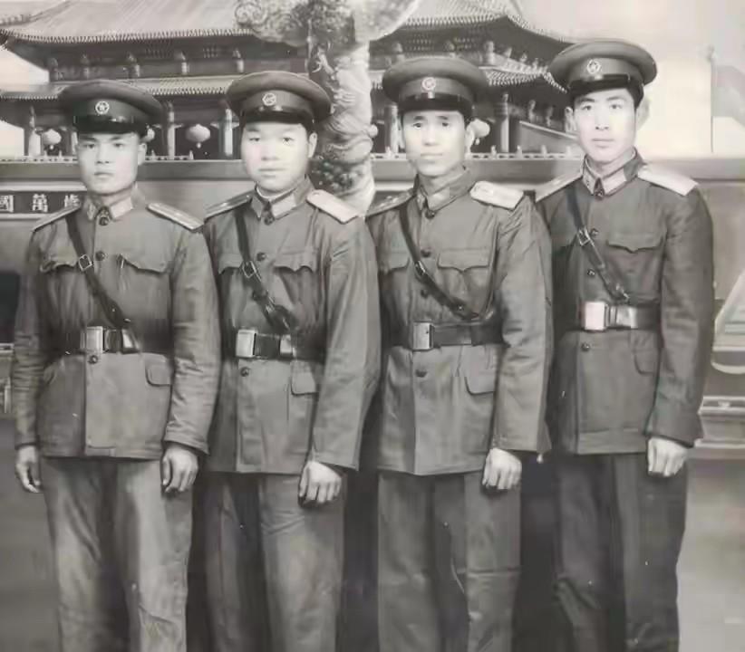 毛主席的三层警卫体系有多高明？最贴身卫士不配枪，外人根本看不懂其中智慧。
 
很