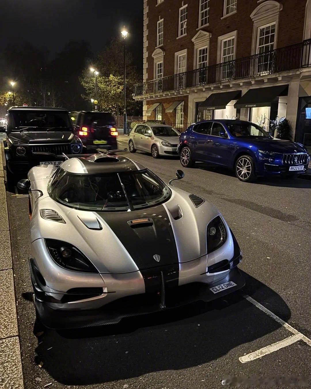 好帅的Koenigsegg One：1，今晚做梦素材有了
