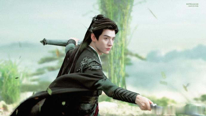 龚俊暗河传镜头美学 色彩美学拉满！冷灰配血色超带感，龚俊黑袍蛛丝暗纹吸睛，蚀骨伞