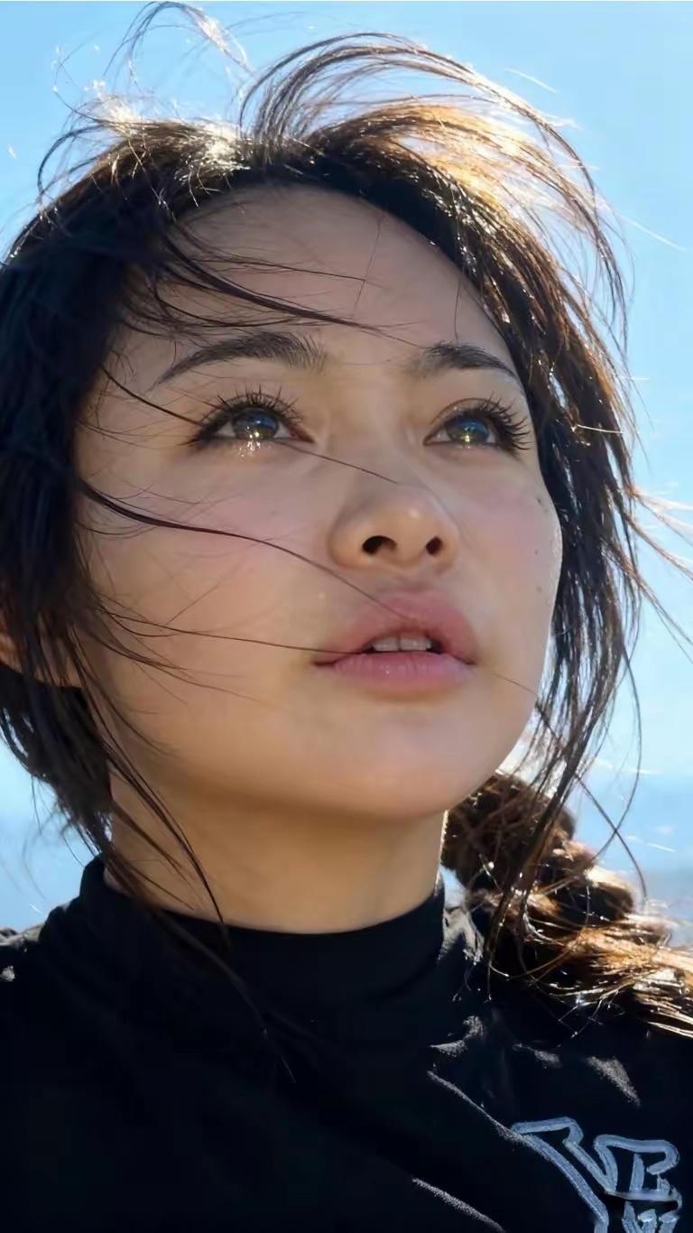 今日全网刷屏“越南大嫂”，柬埔寨法场单枪匹马救人，90秒利落上演现实版劫法场。这