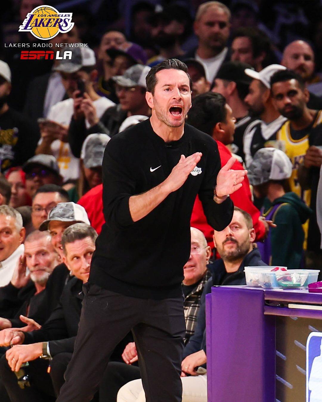 JJ·雷迪克谈今天训练和录像分析课的重点：“重新调整，重新连接。我觉得今天，对我