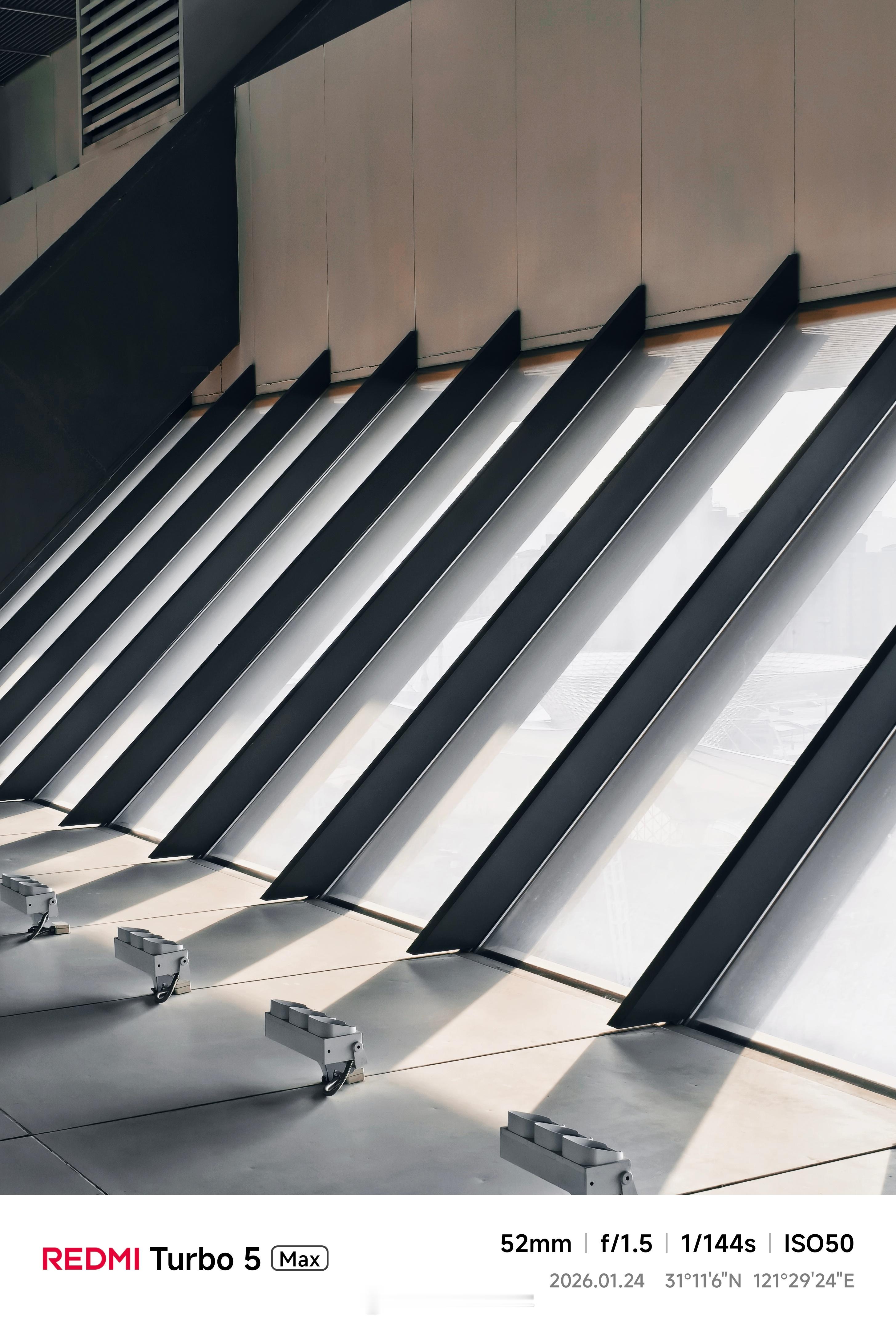 给大家看看这几天我用REDMI Turbo 5 Max的随手拍，这颗光影猎人60