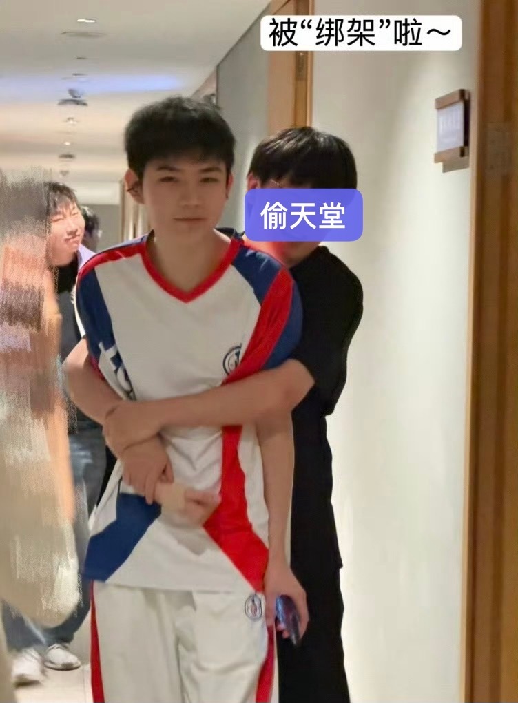 严肃换头 