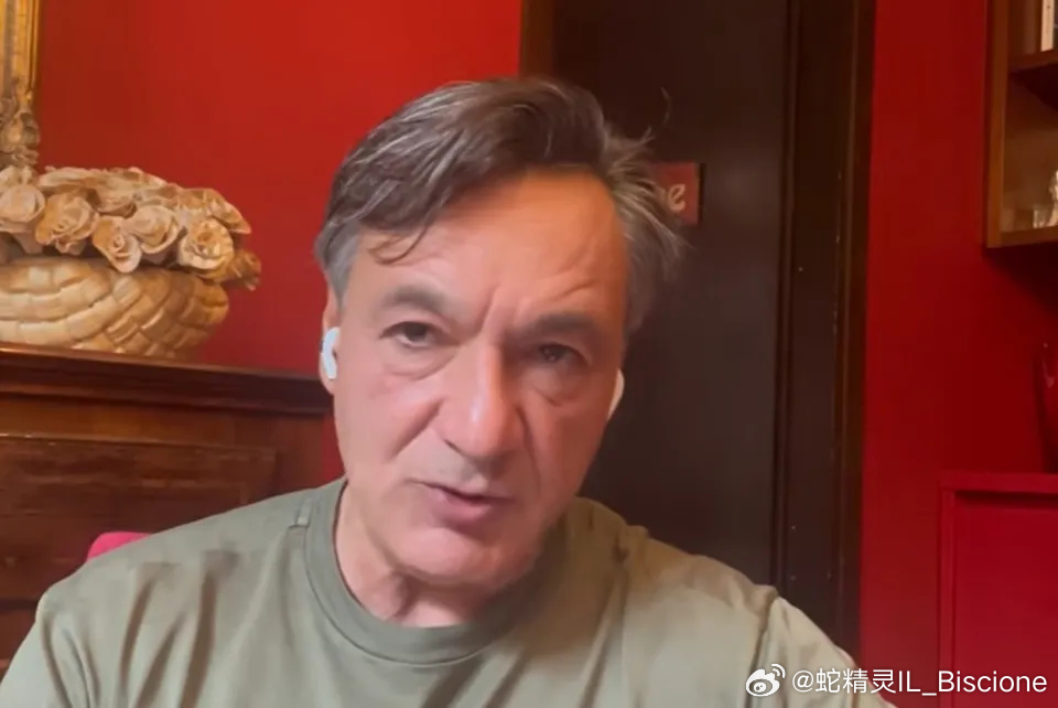 天空卡雷萨：不止国米这场，佛罗伦萨这场比赛裁判也菜得抠脚，迪贝洛连判罚标准都搞不