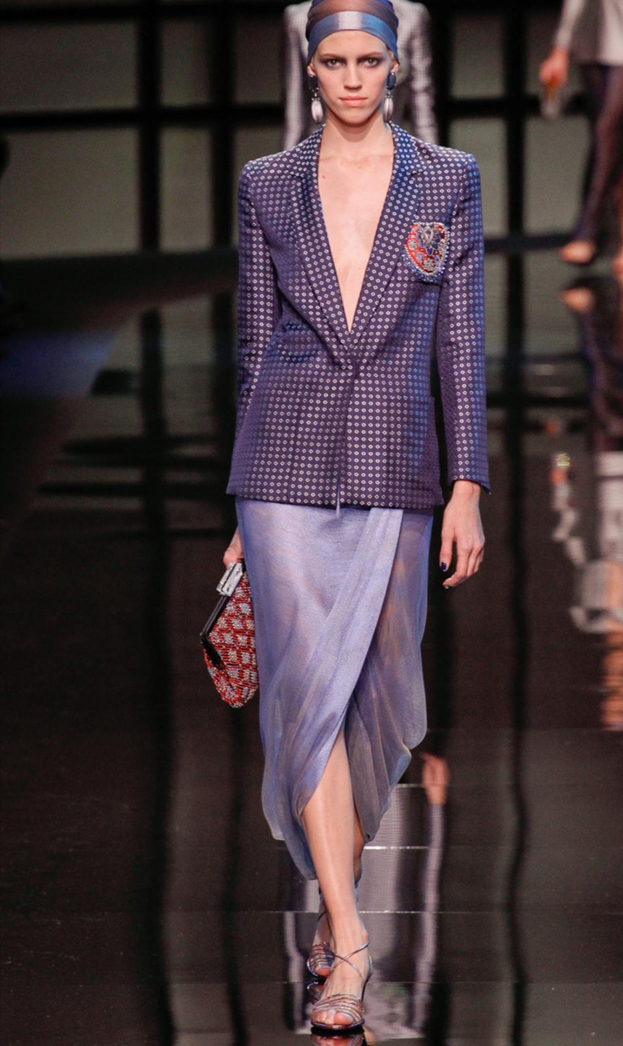 Giorgio Armani 2014春夏高级定制系列，到了晚装部分，老爷子彻底