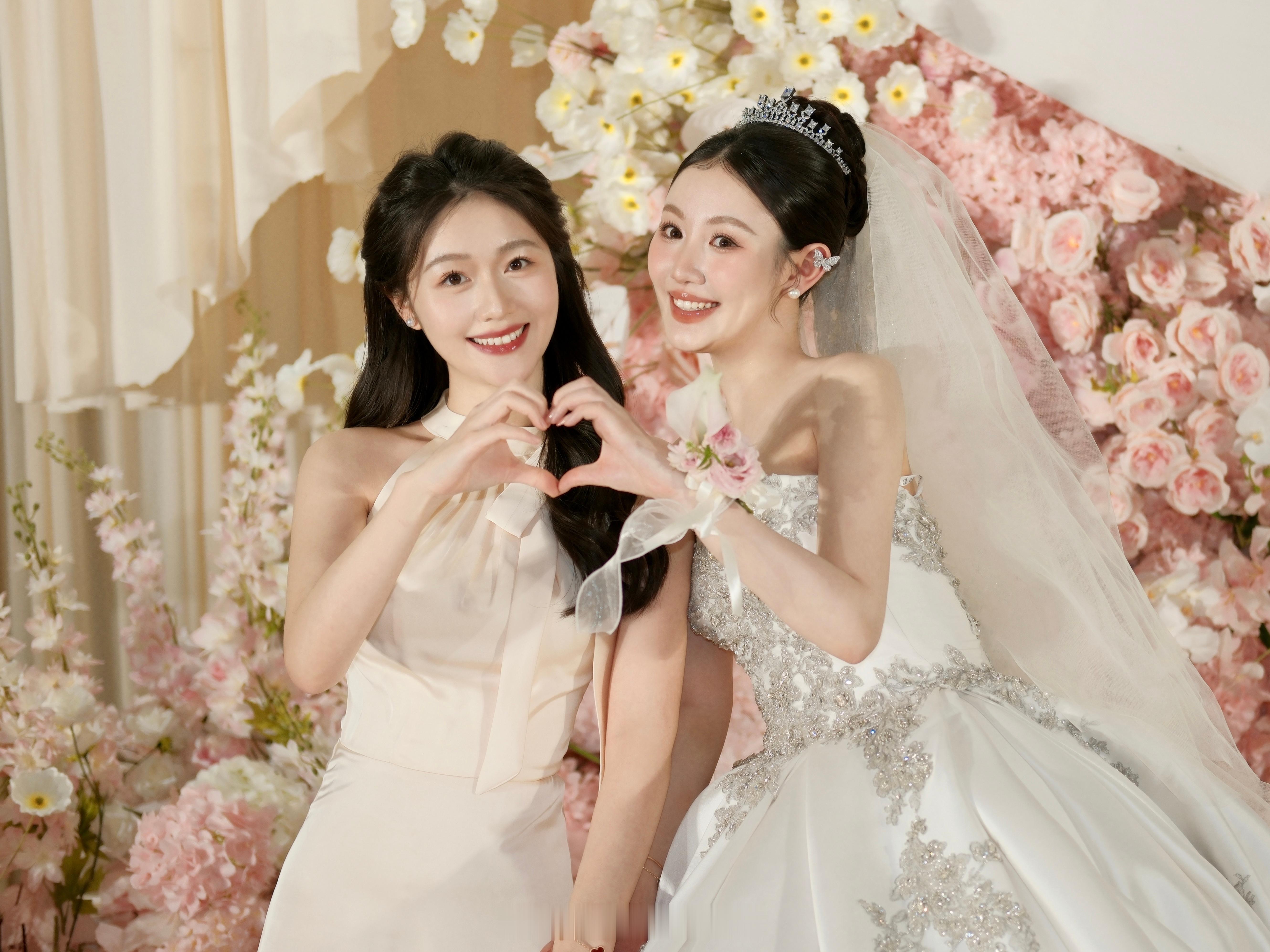 伴娘日记💐接到小🐑的手捧花 传递幸福！ 