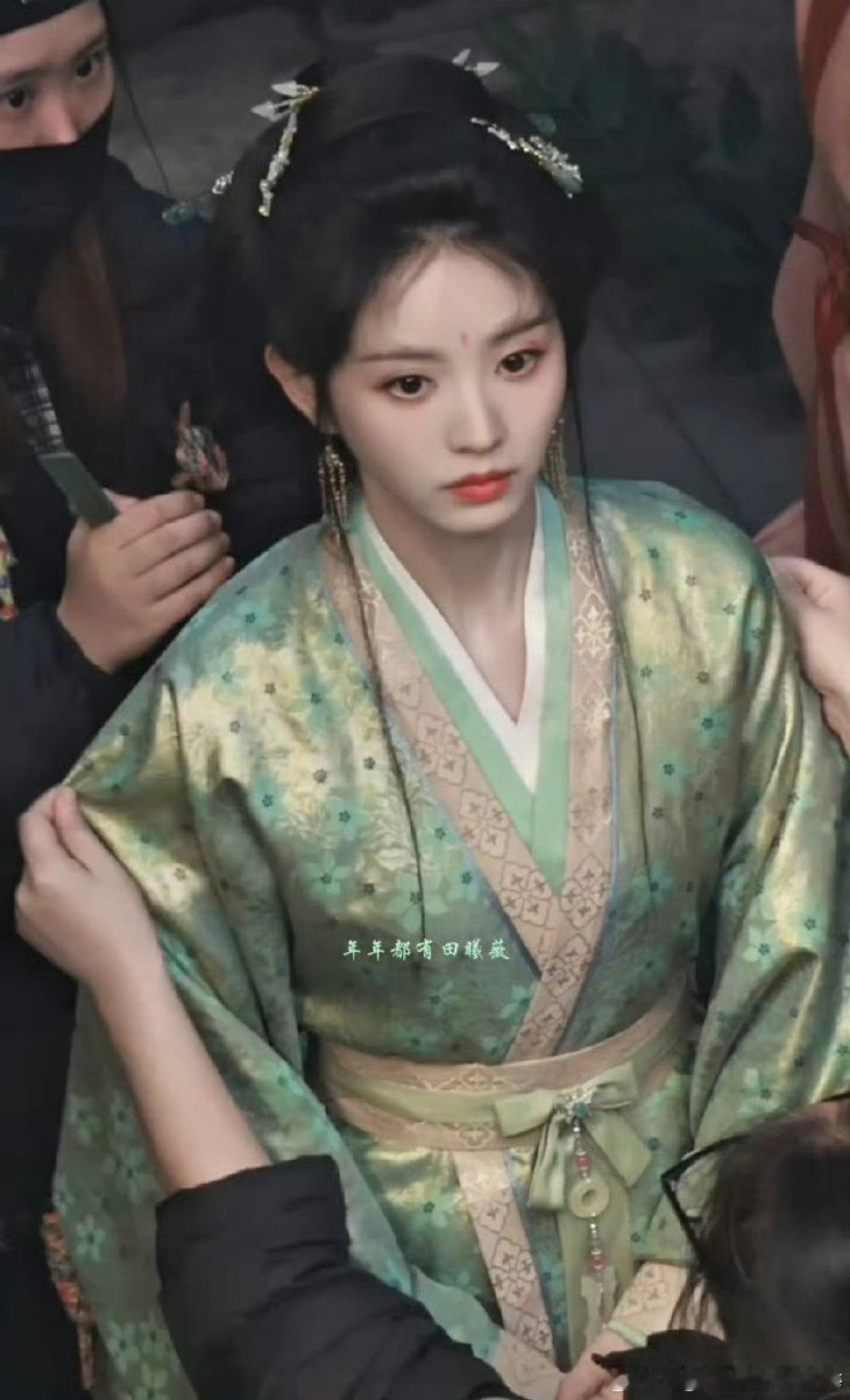 田曦薇嫁金钗魏娆路透，对这个田曦薇魏娆除了完美二字没什么好说的了。期待嫁金钗🫶