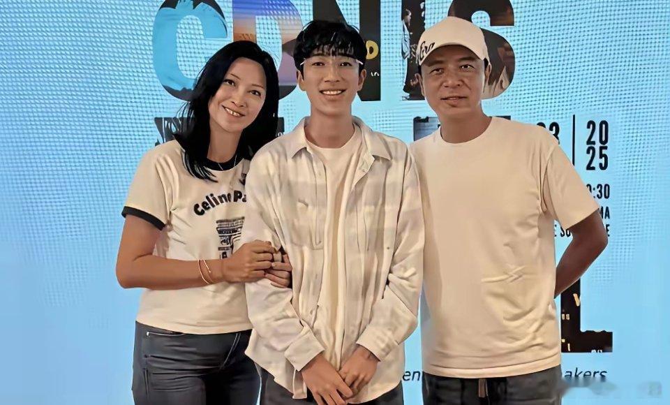 李克勤这一生，做的最对的一件事。不是把《红日》唱进 KTV 必点榜单，也不是在 