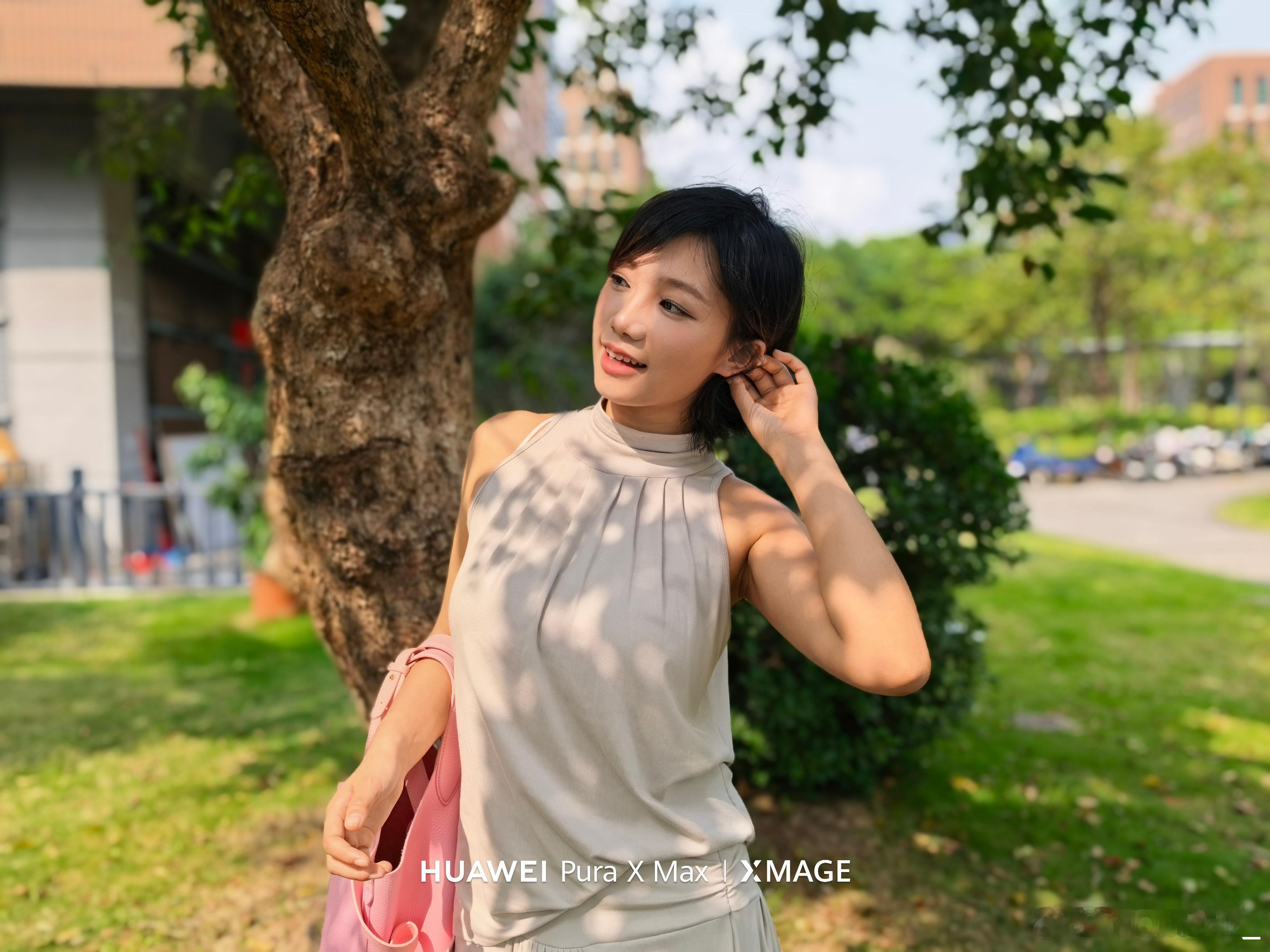 1万买华为折叠还是iPhone全系麒麟9030pro+二代红枫，首发鸿蒙6.1，