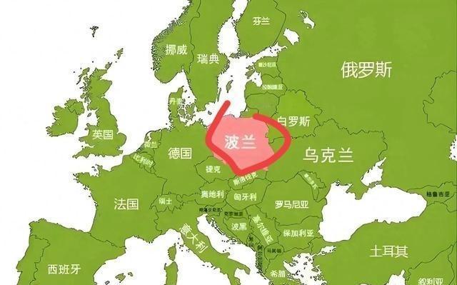 波兰太傻了，得罪中俄还能独身？不管因为什么，也不管背后力量有谁，波兰这个曾经被三