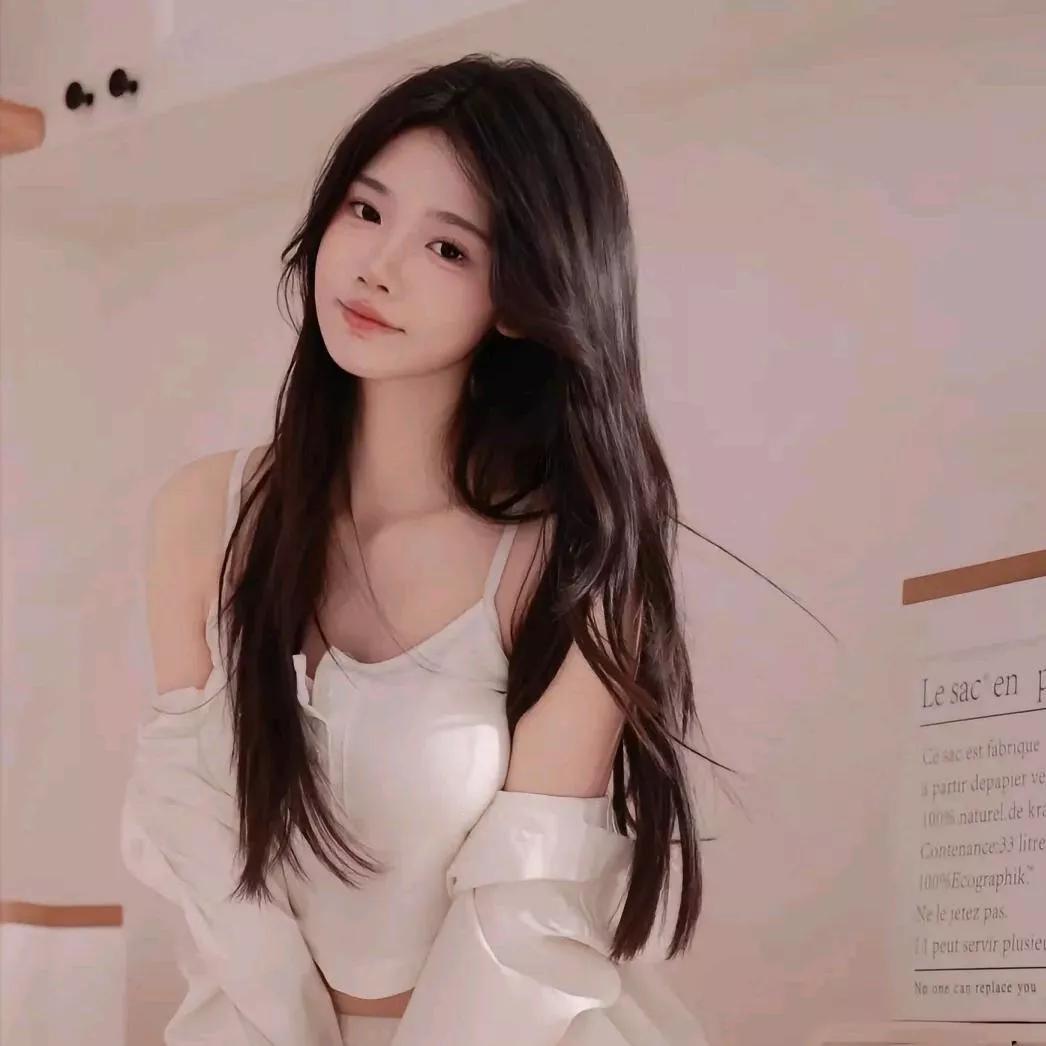 温柔少女，轻盈如云，优雅如诗。温柔白裙少女 温柔气质少女风 温柔感美女 温婉气质
