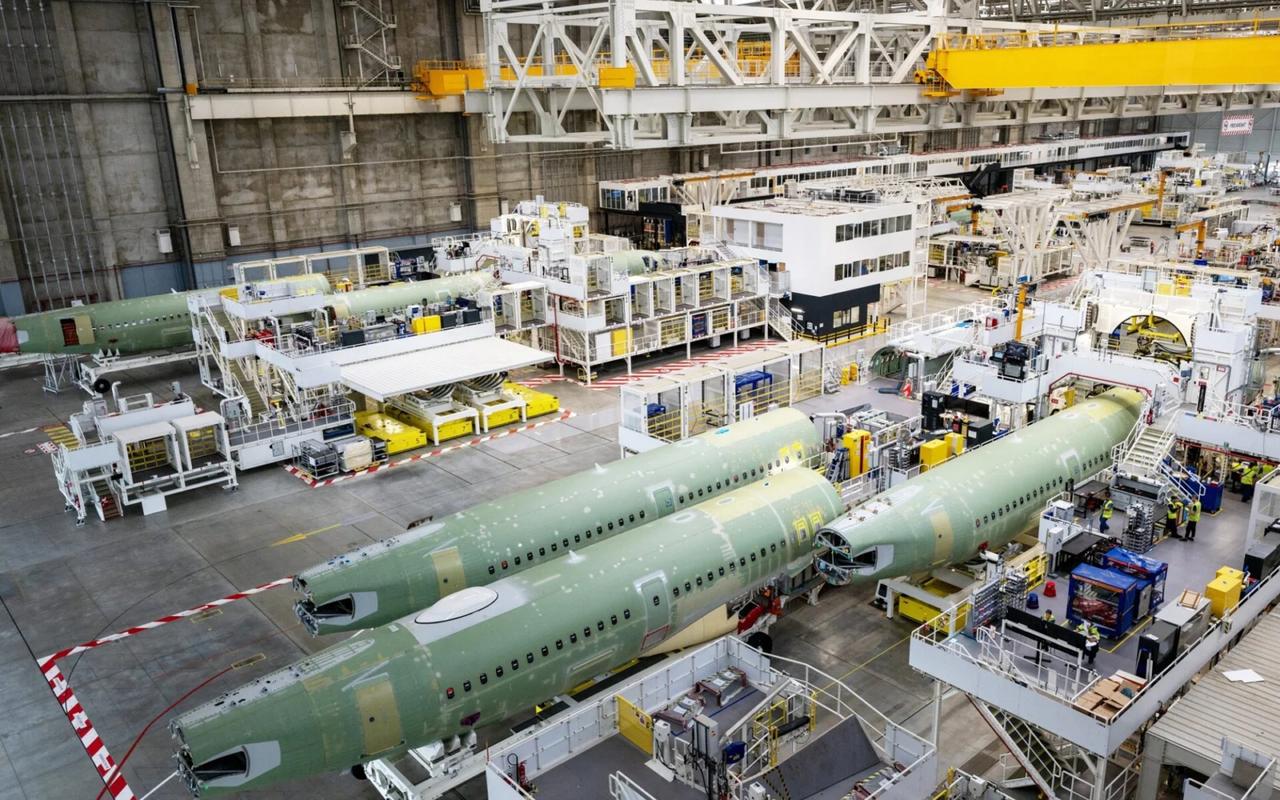 A380老厂改产A320！空客凑齐10条总装线，2027年死磕月产75架

20