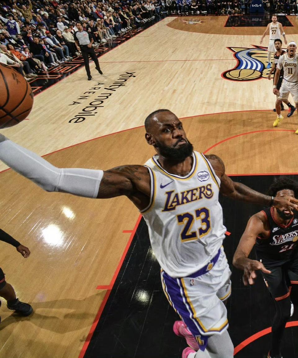 詹姆斯把SGA的“犯规密码”给彻底破解了！
詹姆斯直言，限制SGA（谢伊·吉尔杰