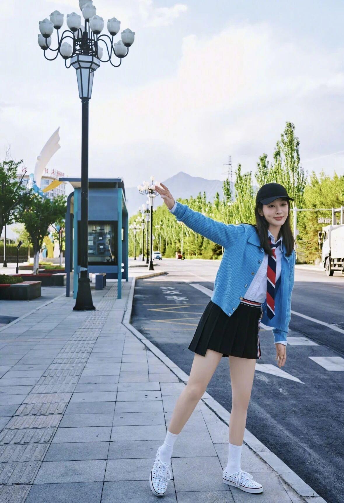 青春洋溢的校园风穿搭，元气满满的一天从这里开始！💙💚💛