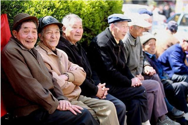 2026年起，六七十岁老人将直面3个现实难题
 
从2025年1月1日开始，我国