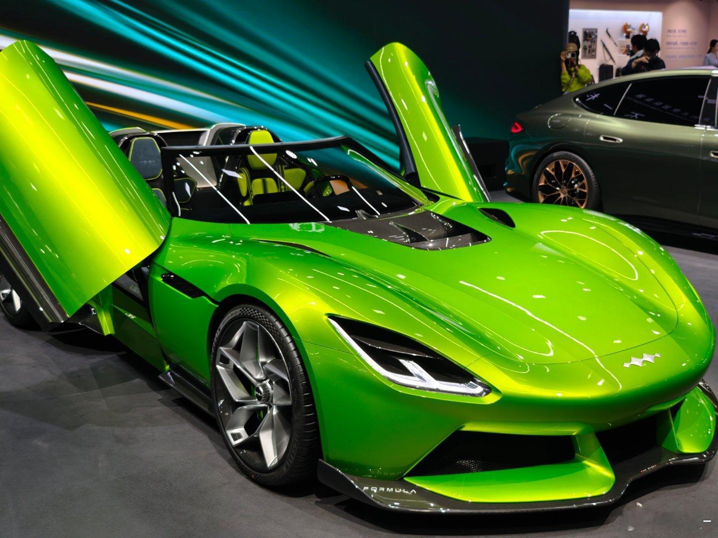 方程豹展台，太帅了真的……