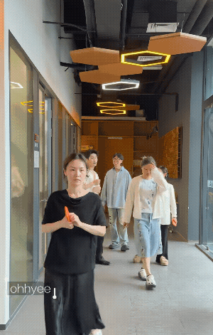 我爱深V  下次就这么穿