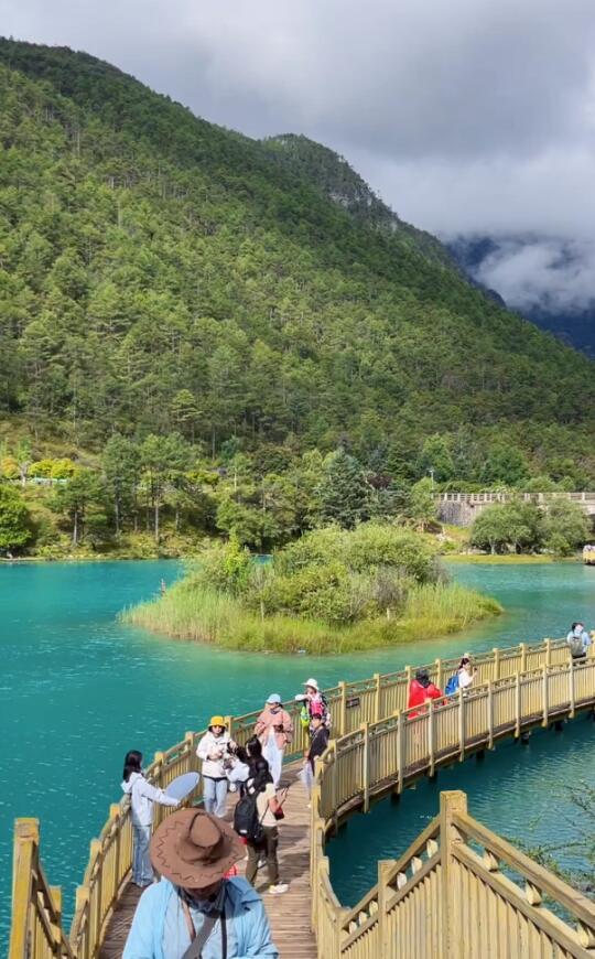 玉龙雪山7月9号实况，出太阳了