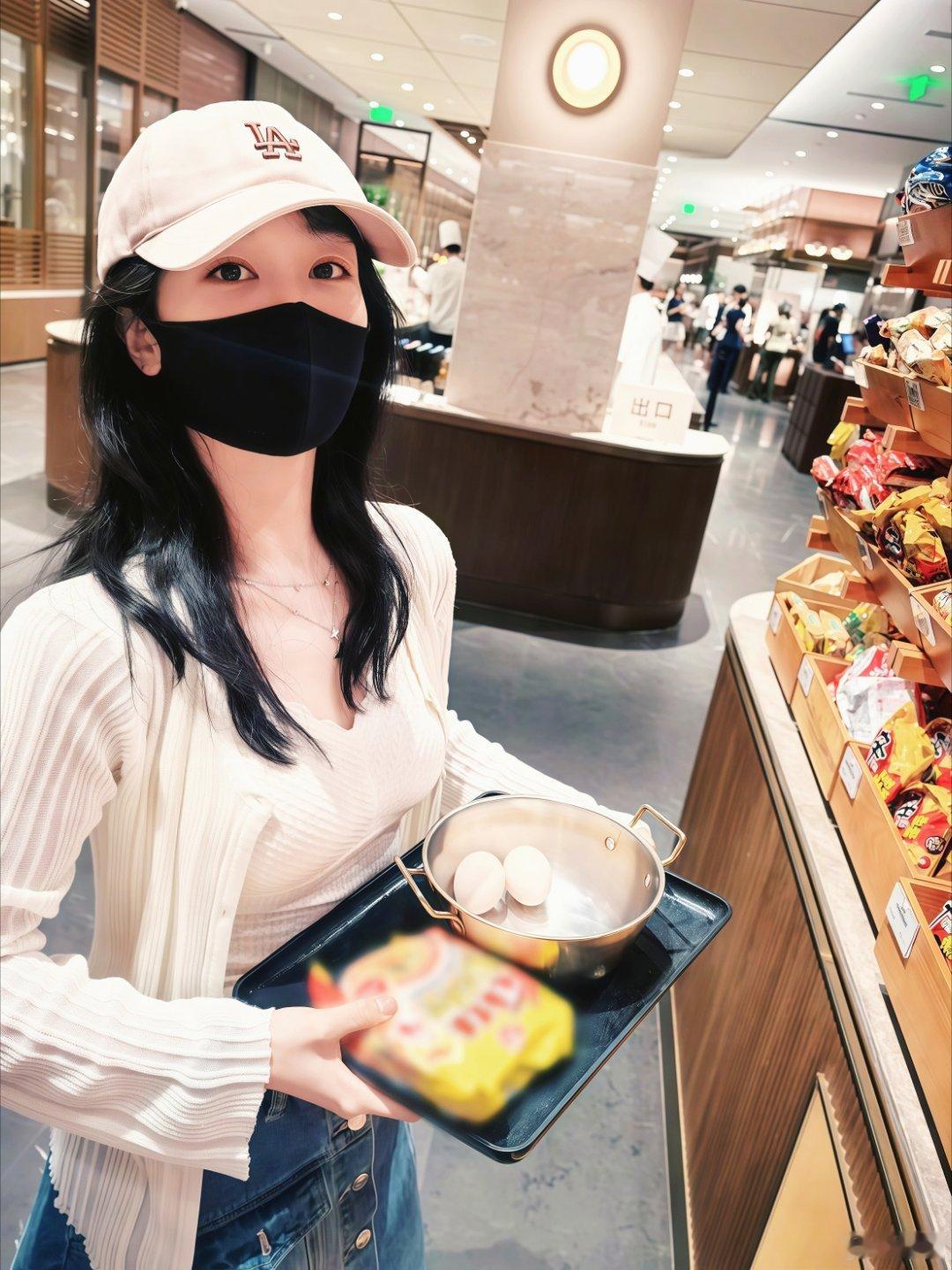 👀🍽️🍹🤳 ​​​
