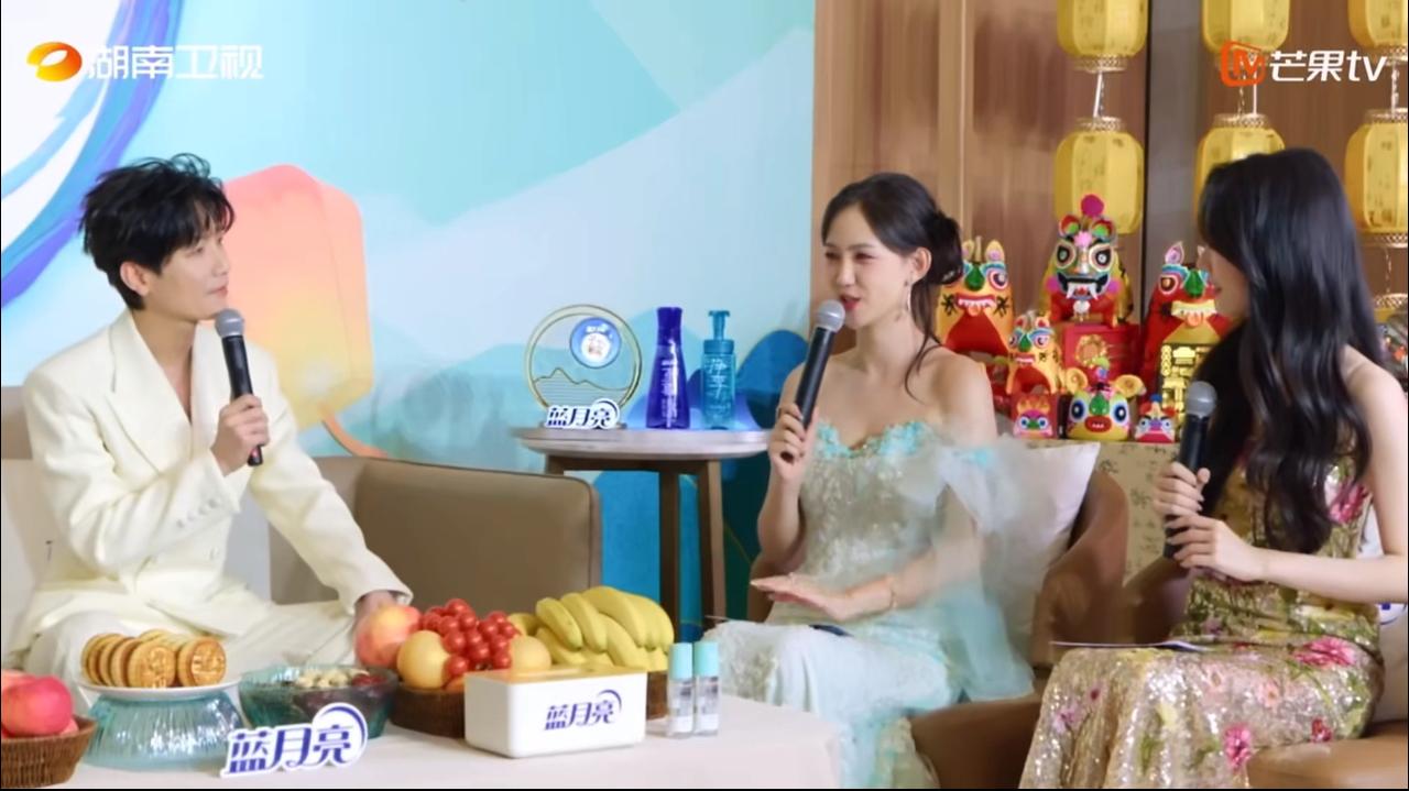 陈楚生：新专辑大约在冬季！
中秋晚会前陈楚生接受了🥭台的采访，他在采访中透露了