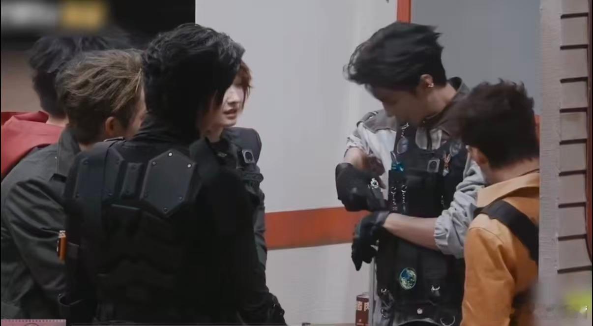 陈哲远你照顾她多长时间了 陈哲远在大侦探的这个名场面绝绝子！被问照顾多久，一句“