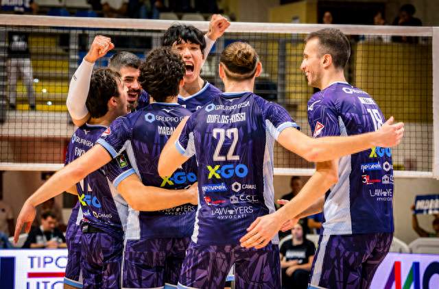 3-0！彭世坤首秀12分，8个拦网把米兰拦懵了