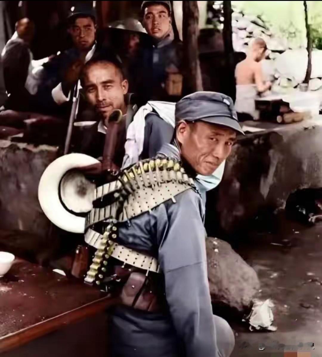 这一个眼神，足以让小鬼子们颤抖吧！
我爱他们，因为那是我的先烈们，现在我称呼他们