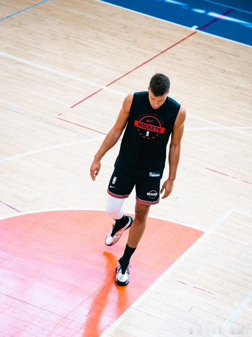 火箭新援博格丹·博格达诺维奇晒出近期训练照📸休斯顿火箭nba吐槽大会休斯顿火箭