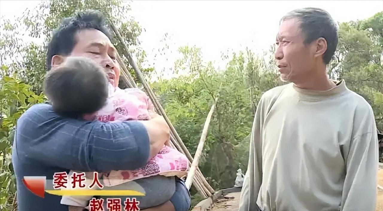 这事儿要是搁在电视剧里，观众多半要骂一句编剧太扯。可真落到一个三十岁男人头上，就