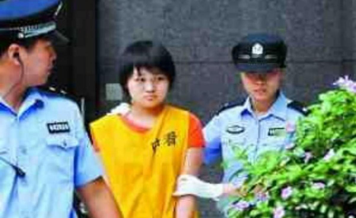 2009年，中山一个小区，803房发臭了。邻居受不了，叫房东开门。结果，屋里全是