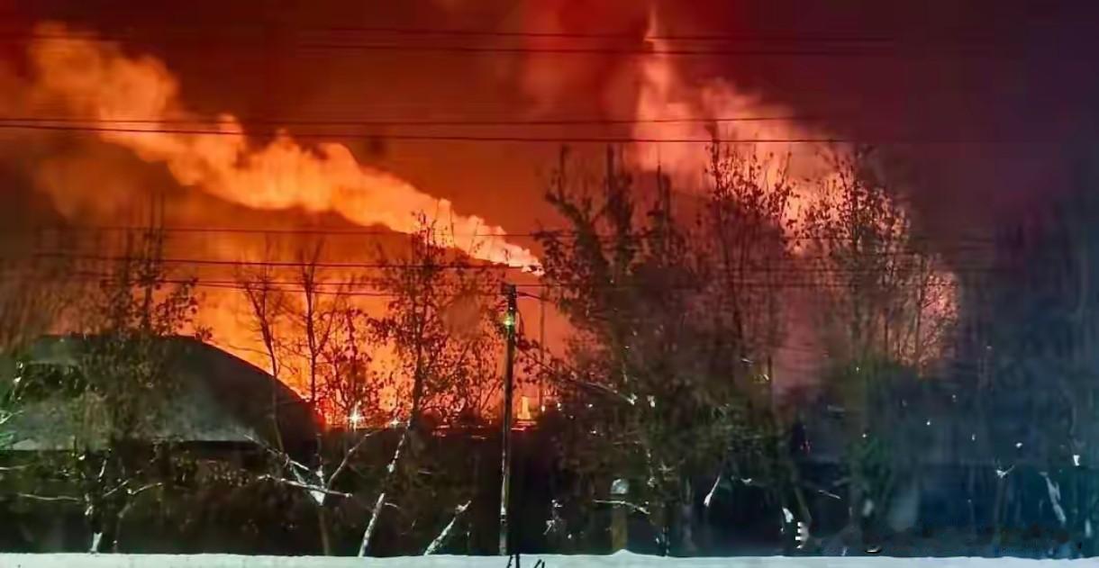 莫斯科遭受重大羞辱，俄罗斯洲际弹道导弹工厂被乌克兰火烈鸟炸毁。

这次被炸的沃特