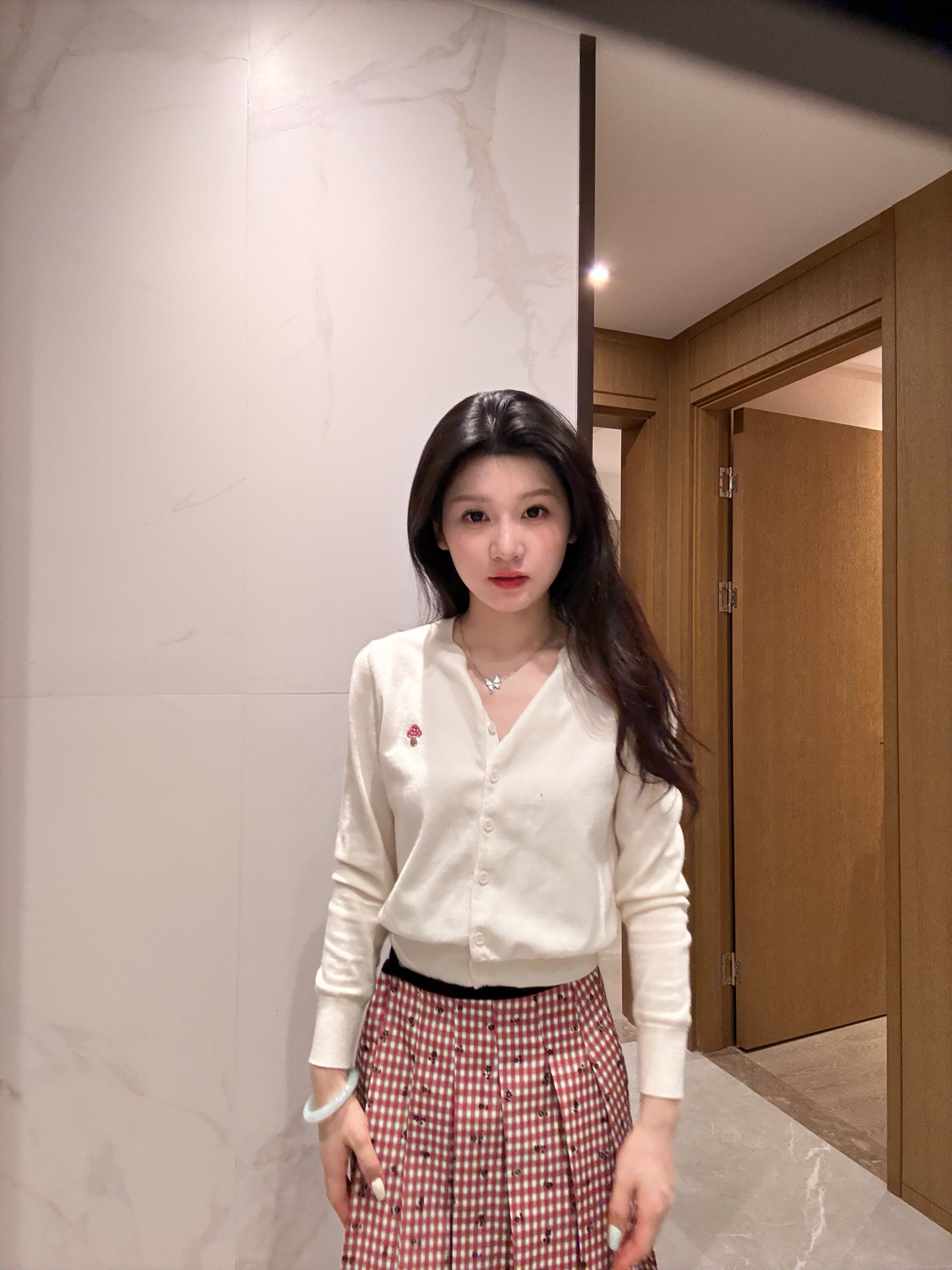 换了新房子拍vlog卸妆前遇到好光线还会怒拍800张#付四金[超话]# ​​​