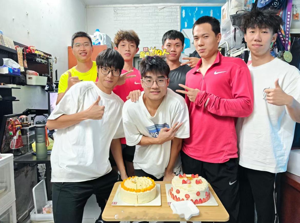 广东400现役一哥21岁[坏笑] 