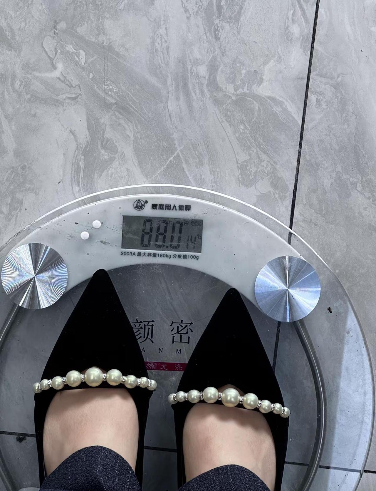 10年来未曾改变的身材 这10年什么都变了，感谢自己投资的，现在依旧保持