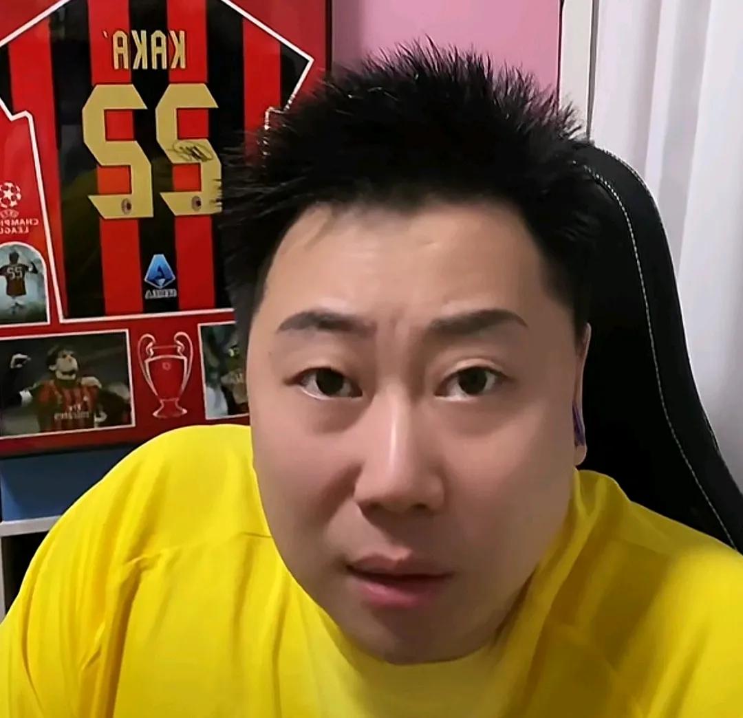 媒体人李宝库透露，成都蓉城放走主力后卫元敏诚，有一个令人无奈的原因！
李宝库在直