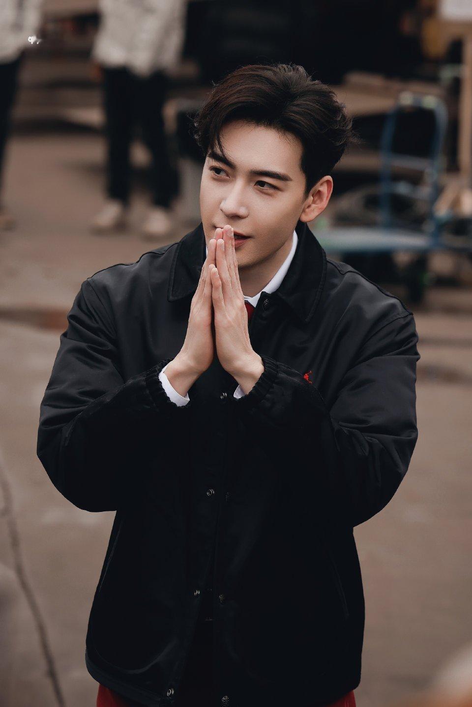 陈星旭《金枝》开机路透，状态不错期待许久不见的古装造型！！