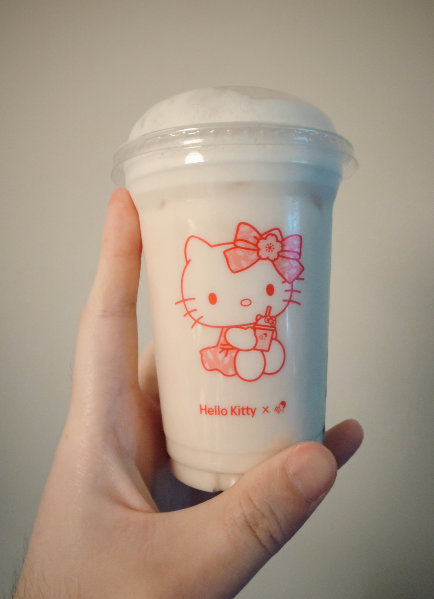 喜茶 作为直男，对Hello Kitty没啥想法，尤其是今天大家都要抢的那个“零