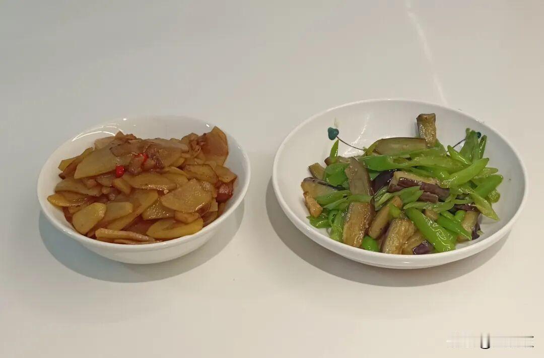 一个人的午餐，地道家常莱，越吃越香。