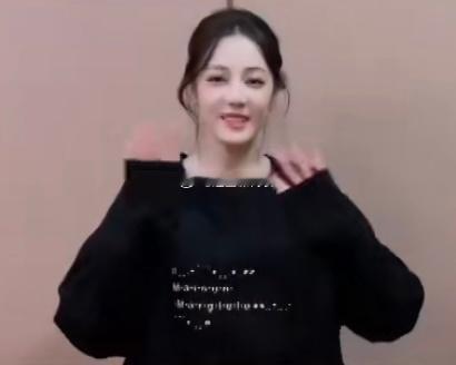 #花少聚会没有迪丽热巴##花少聚会没有迪丽热巴# 因为工作原因迪丽热巴没法和大家