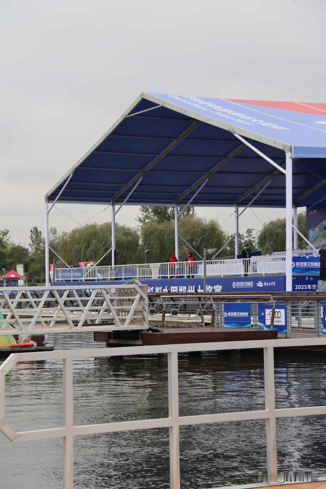 放眼国内 有实力承办世界级摩托艇大赛的城市除了上海 也就我大郑州了 它越来越有国