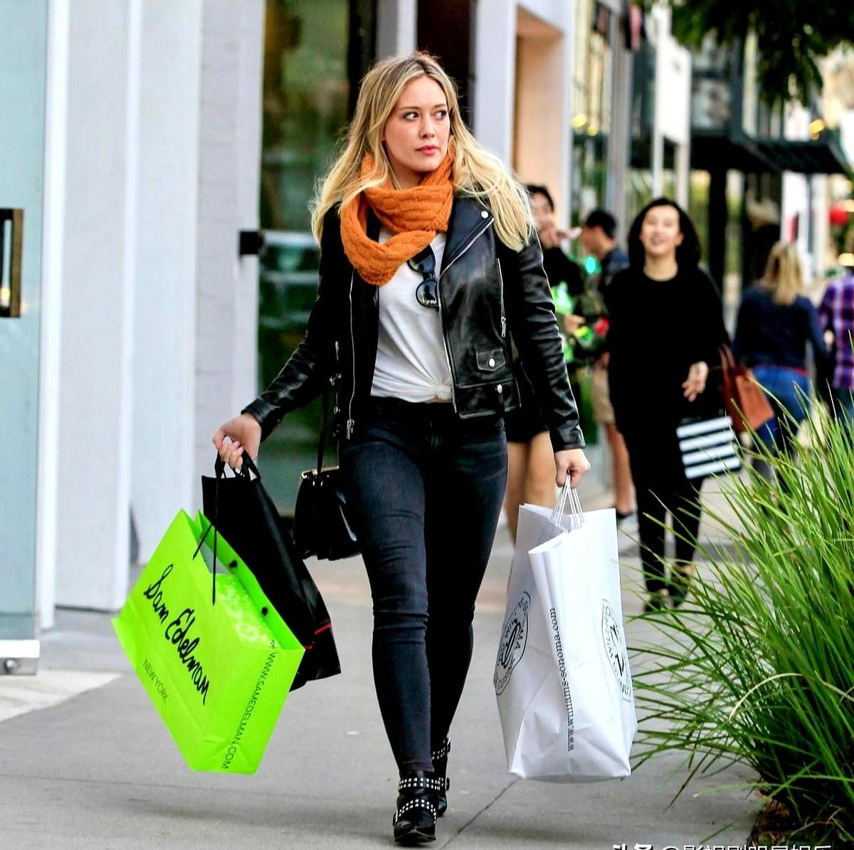 希拉里·达夫（Hilary Duff），1987年9月28日出生于美国得克萨斯州