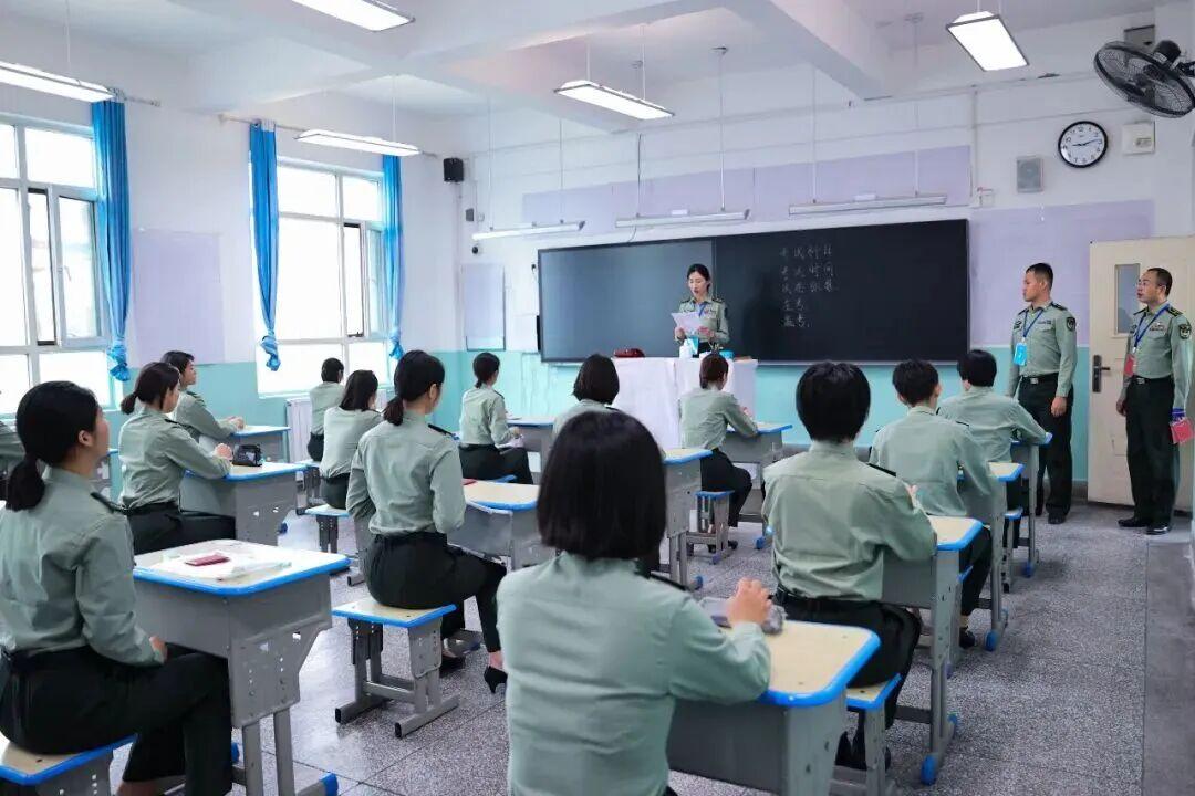 军检线≠录取线
军检线是按招生计划的3到5倍来划的。什么意思呢？打个比方，某个学