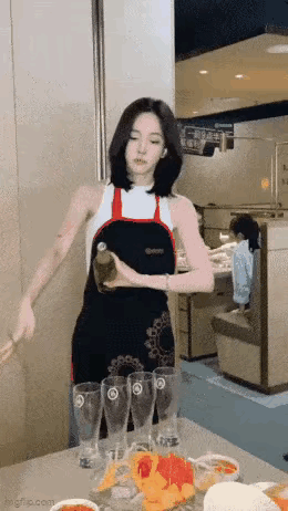 怎么，
现在吃个饭都这么卷了吗？