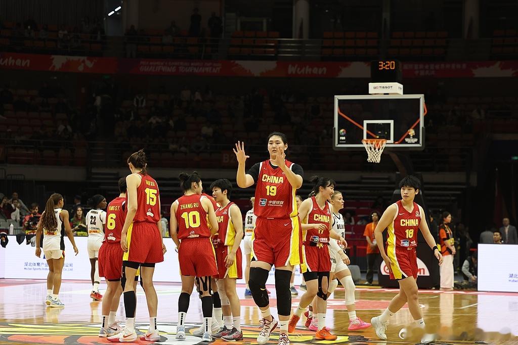 中国女篮不敌比利时女篮 对马里三分球28中7，对比利时三分球16中3，离现代篮球