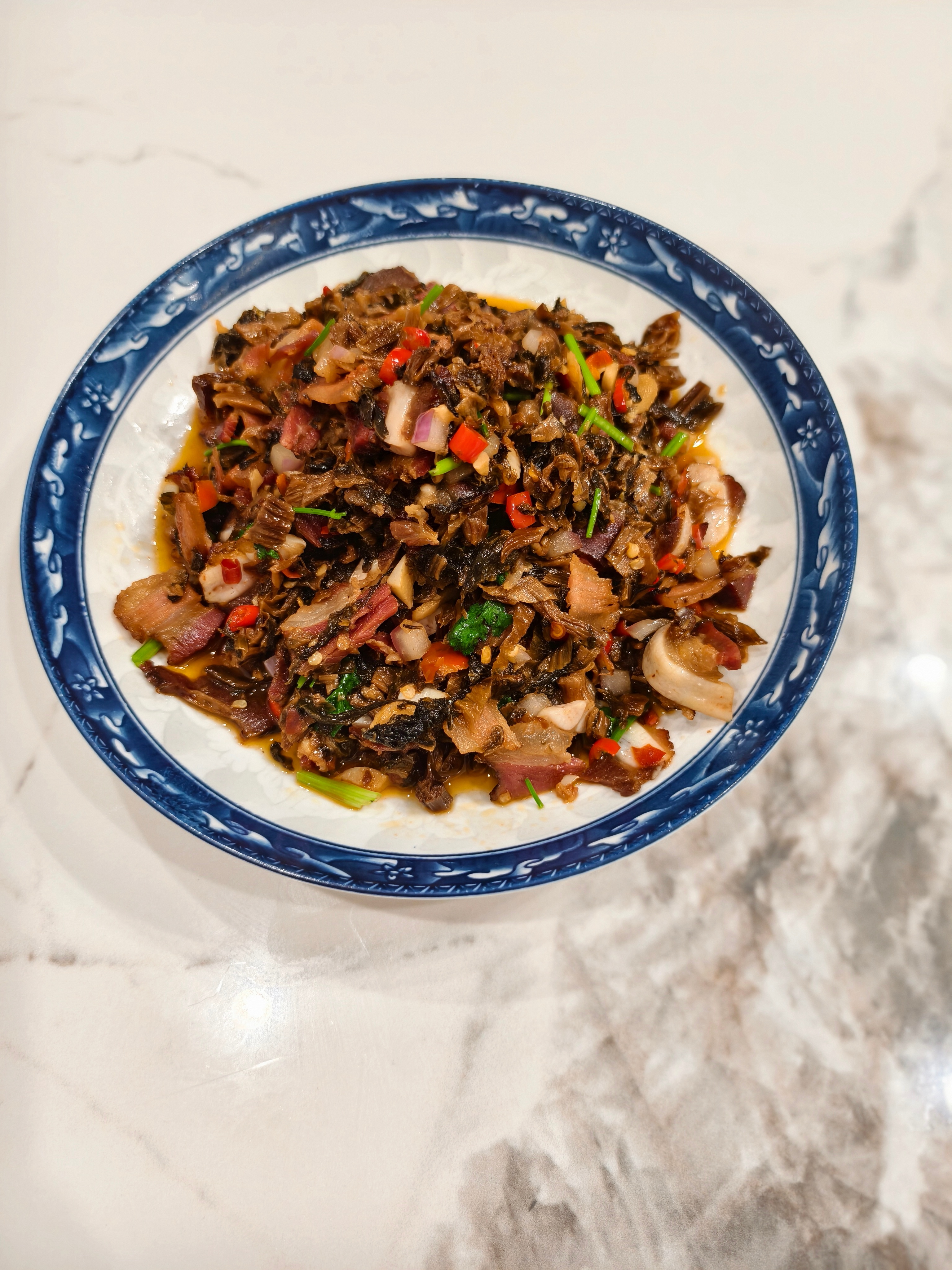 这个干酸菜炒腊肉非常香，好吃