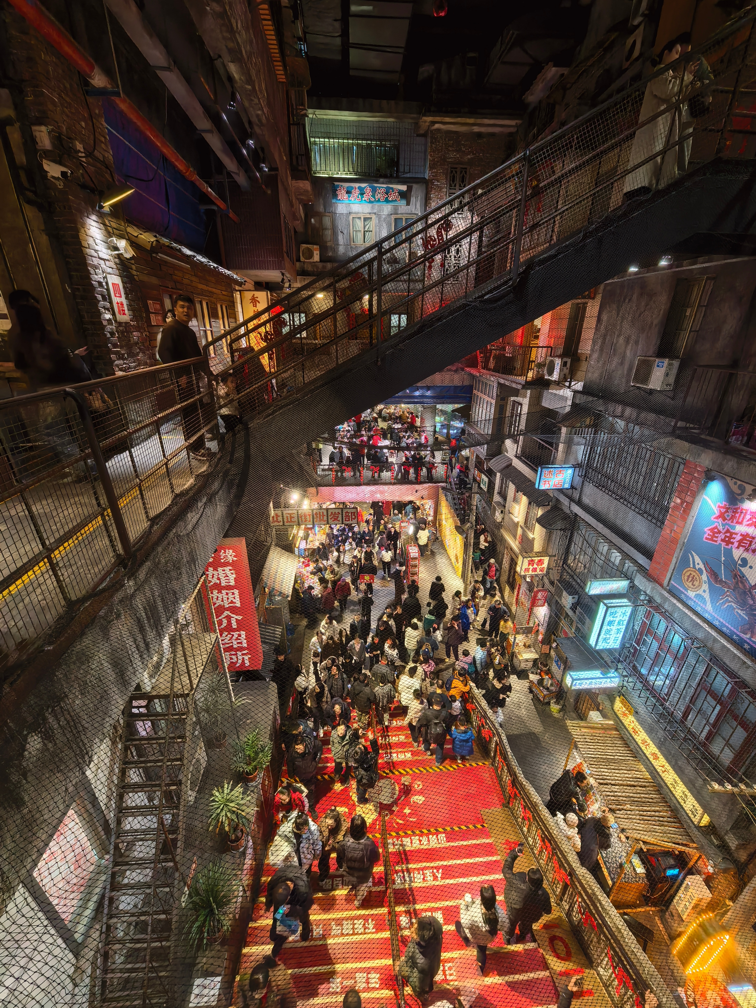 春节旅游休闲去哪玩  长沙文和友绝对是一个非常值得打卡的地方，这个名字在长沙可谓