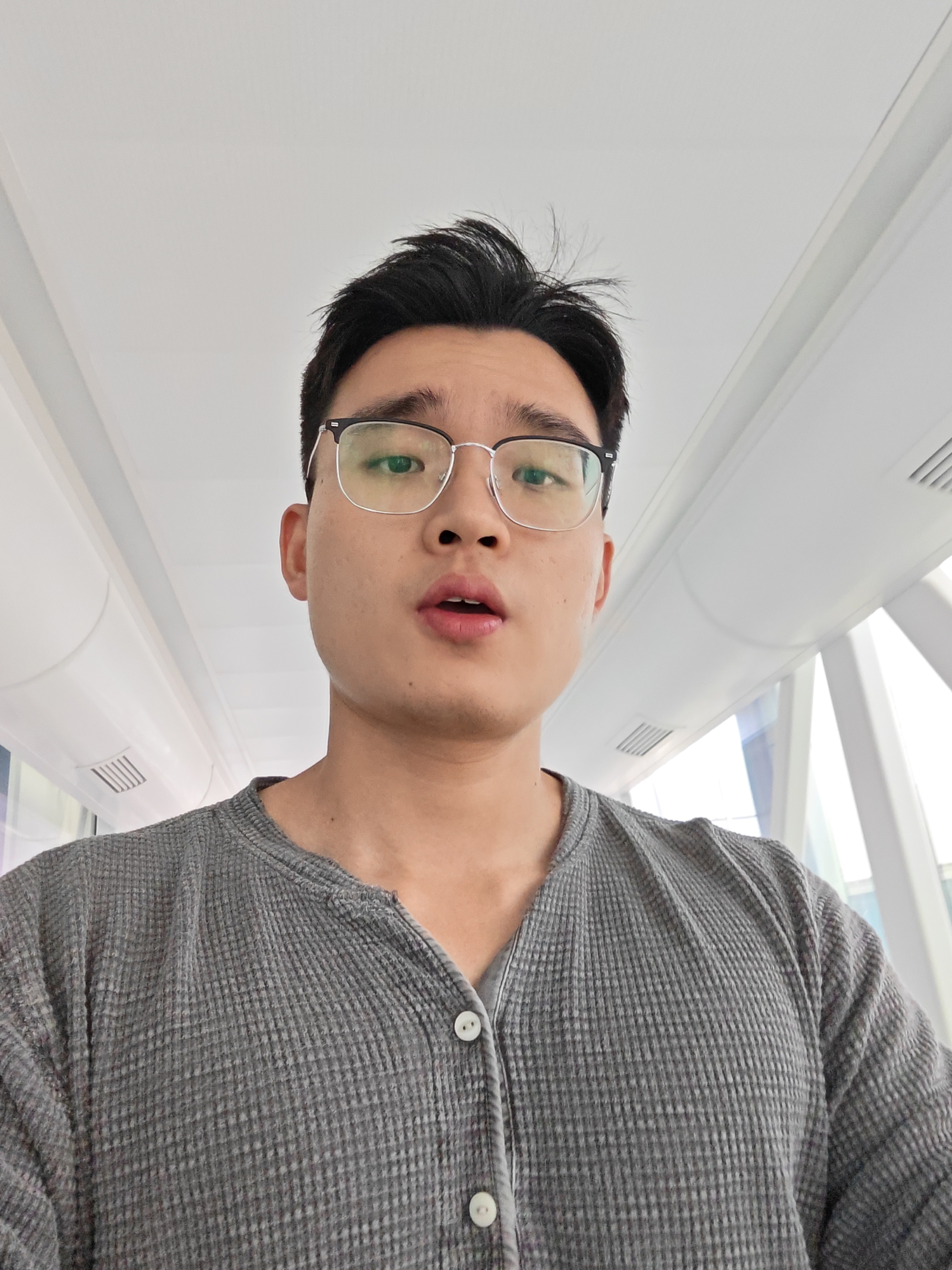 降落成都，极限转机，接下来还要飞四个半小时才能到喀什[柯基] ​​​